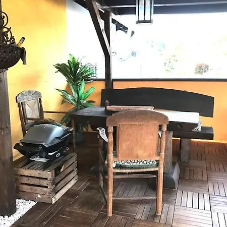 Kuscheliges Eifelhaus Mit Kamin&kino Entertainment