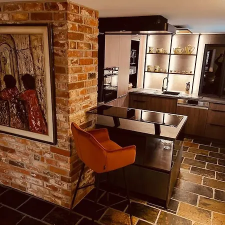 Nyaraló Kuscheliges Eifelhaus Mit Kamin&kino Entertainment Lasel