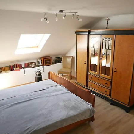 Kuscheliges Eifelhaus Mit Kamin&kino Entertainment Nyaraló Lasel