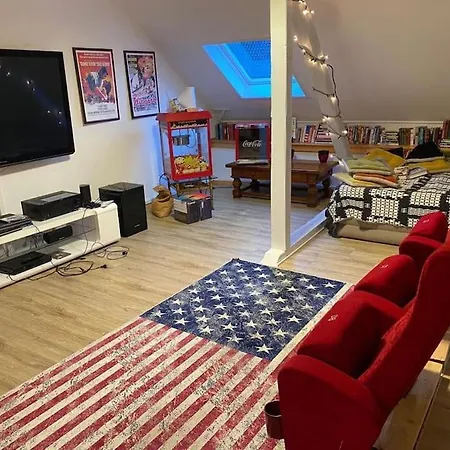Kuscheliges Eifelhaus Mit Kamin&kino Entertainment * Lasel